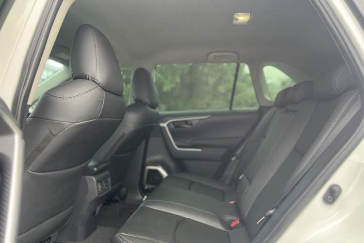 Used Toyota RAV4 2023 2.0L CVT Two-Wheel Drive Urban Edition Interior 3