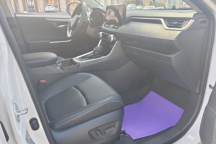 Used Toyota RAV4 2023 2.0L CVT Two-Wheel Drive Fashion Plus Edition Interior 8