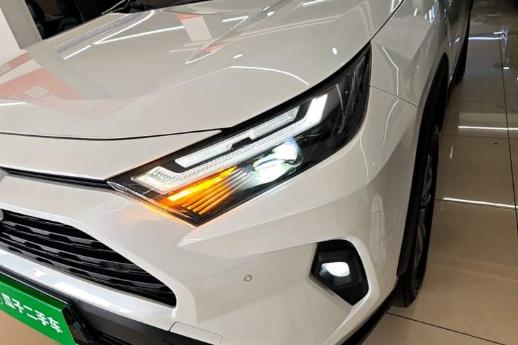 Used Toyota RAV4 2023 Dual-Engine 2.5L E-CVT Two-Wheel Drive Elite Plus Edition Left Front Headlight