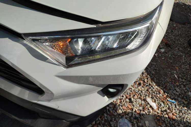 Used Toyota RAV4 2023 Dual-Motor 2.5L E-CVT Two-Wheel Drive Elite Edition Left Front Headlight