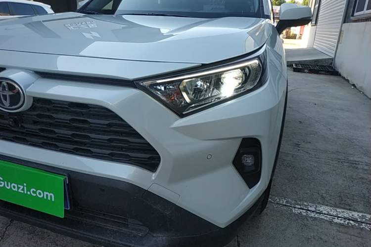 Used Toyota RAV4 2023 2.0L CVT Two-Wheel Drive Urban Edition Left Front Headlight
