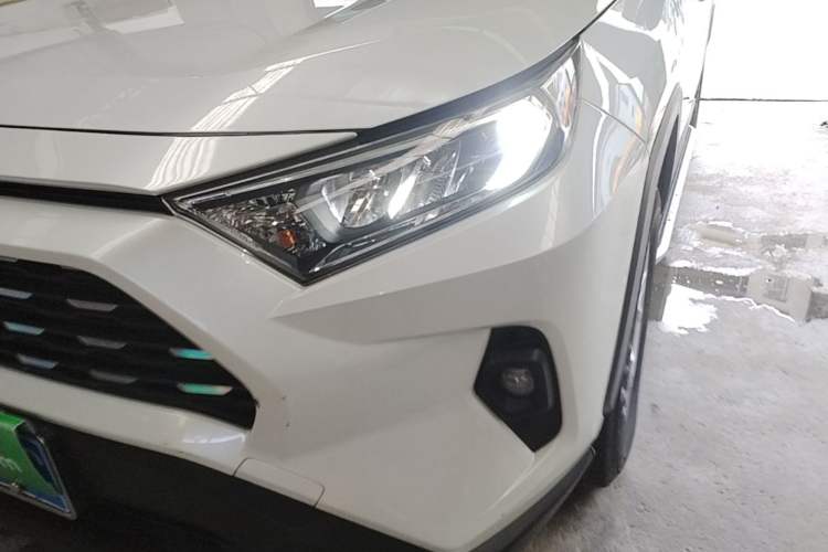 Used Toyota RAV4 2023 2.0L CVT Two-Wheel Drive Urban Edition Left Front Headlight