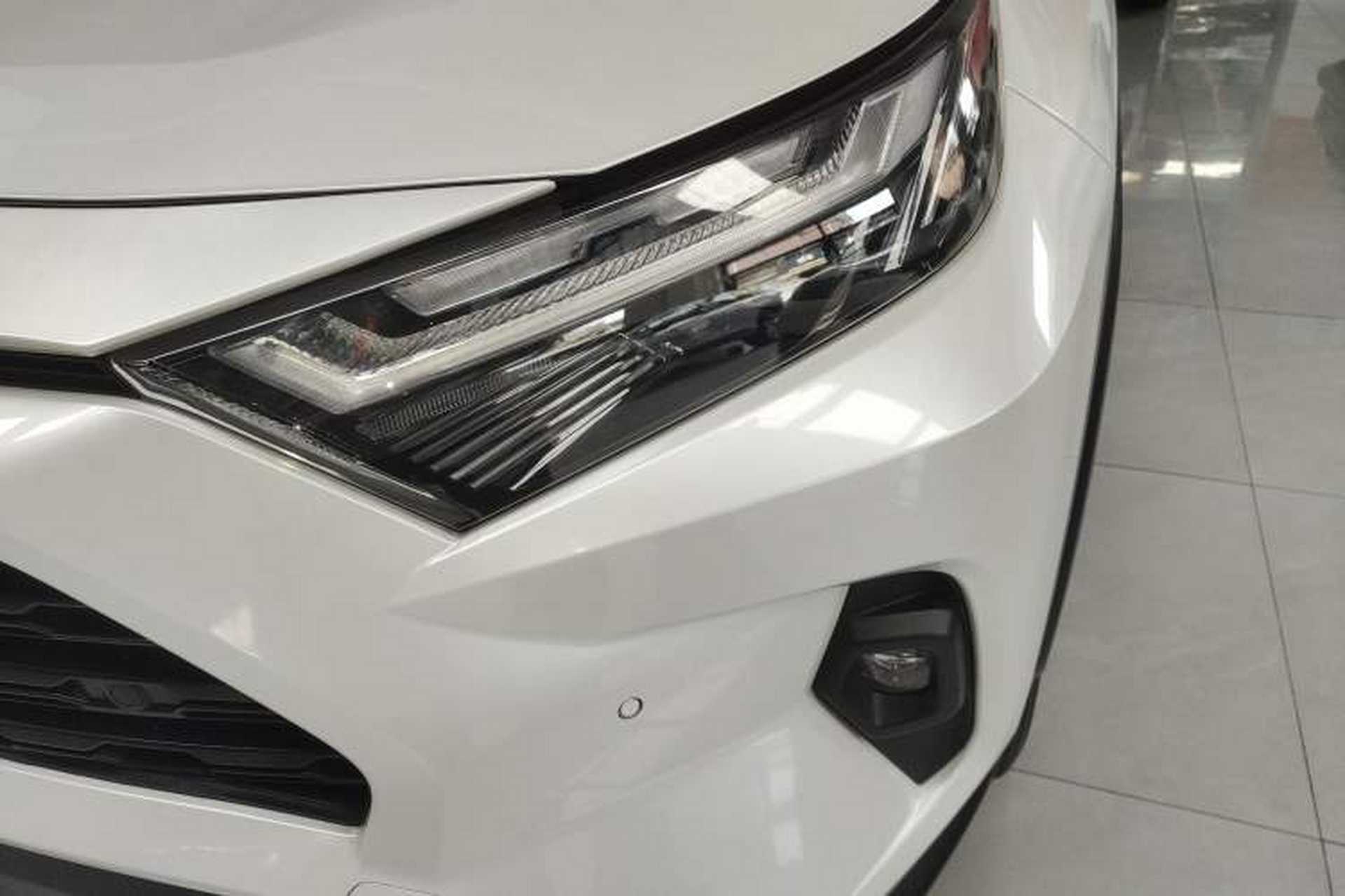 Used Toyota RAV4 2023 2.0L CVT Two-Wheel Drive 20th Anniversary Platinum Edition Left Front Headlight