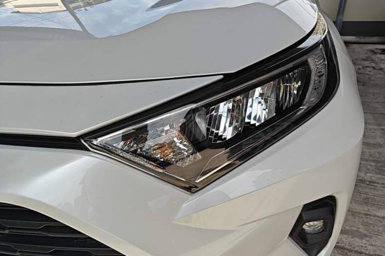 Used Toyota RAV4 2023 2.0L CVT Two-Wheel Drive Urban Edition Left Front Headlight