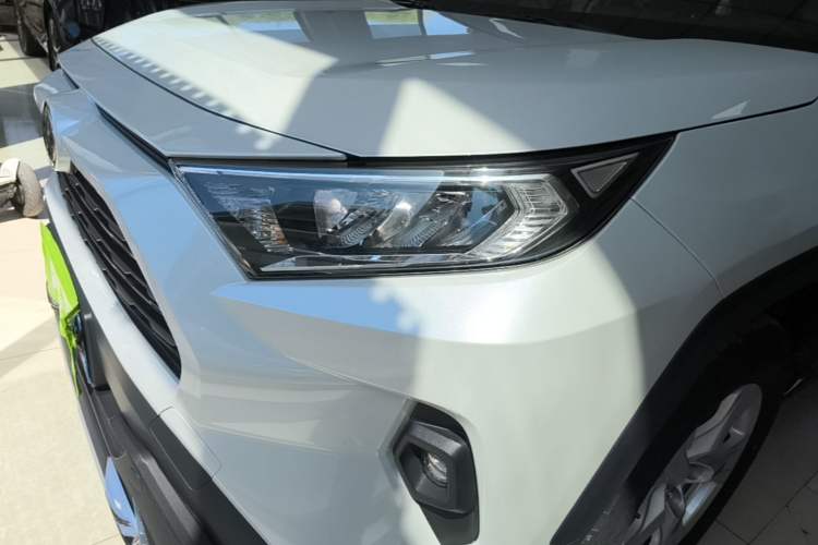 Used Toyota RAV4 2023 2.0L CVT Two-Wheel Drive Urban Edition Left Front Headlight