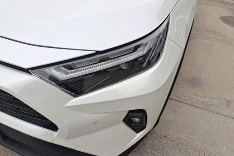 Used Toyota RAV4 2023 2.0L CVT Two-Wheel Drive 20th Anniversary Platinum Edition Left Front Headlight