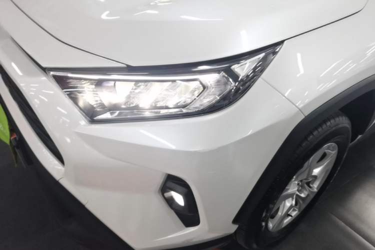 Used Toyota RAV4 2023 2.0L CVT Two-Wheel Drive Urban Edition Left Front Headlight
