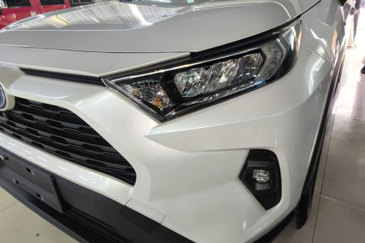Used Toyota RAV4 2023 Dual-Motor 2.5L E-CVT Two-Wheel Drive Elite Edition Left Front Headlight