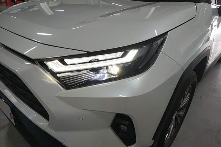Used Toyota RAV4 2023 2.0L CVT Two-Wheel Drive 20th Anniversary Platinum Edition Left Front Headlight