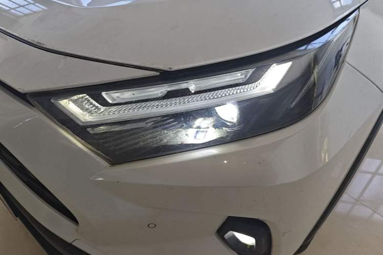 Used Toyota RAV4 2023 Dual-Engine 2.5L E-CVT Four-Wheel Drive Elite Plus Edition Left Front Headlight