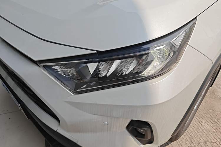 Used Toyota RAV4 2023 2.0L CVT Two-Wheel Drive Urban Edition Left Front Headlight