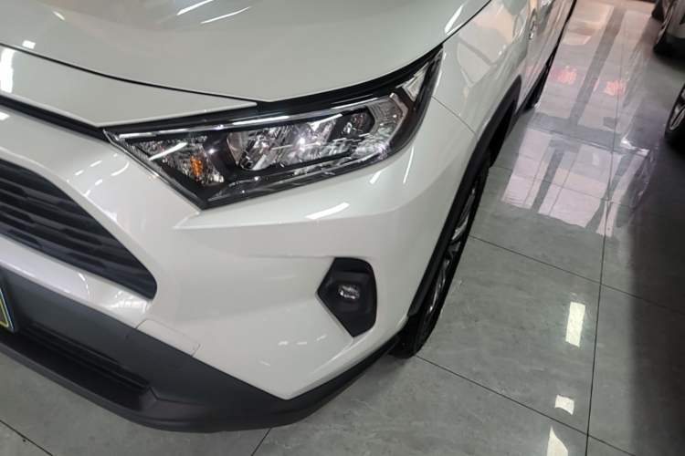 Used Toyota RAV4 2023 Dual-Motor 2.5L E-CVT Two-Wheel Drive Elite Edition Left Front Headlight