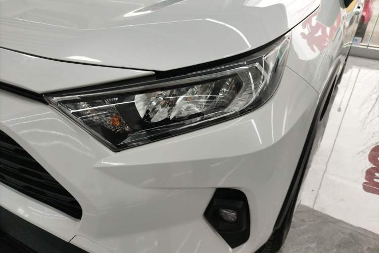 Used Toyota RAV4 2023 2.0L CVT Two-Wheel Drive Urban Edition Left Front Headlight