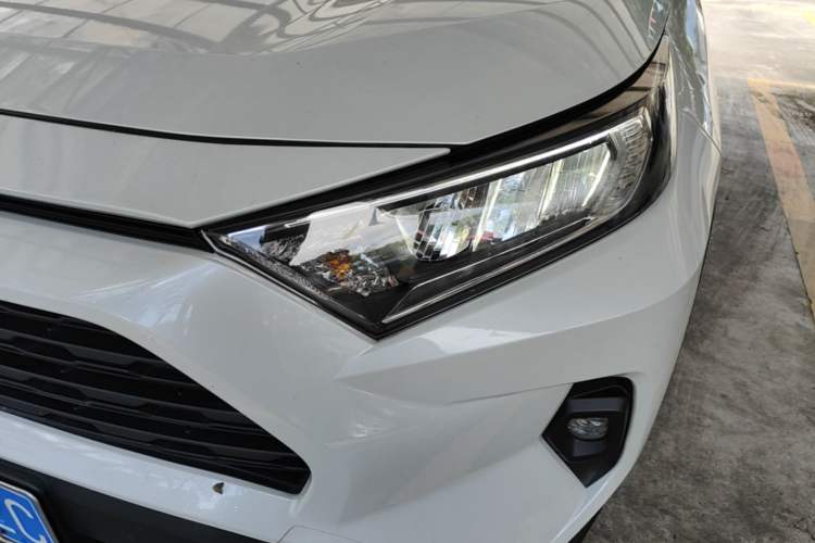Used Toyota RAV4 2023 2.0L CVT Two-Wheel Drive Urban Edition Left Front Headlight