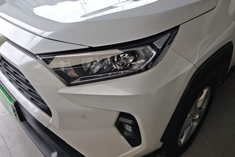 Used Toyota RAV4 2023 2.0L CVT Two-Wheel Drive Urban Edition Left Front Headlight