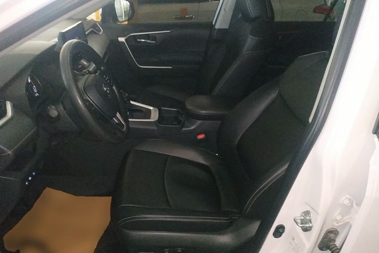 Used Toyota RAV4 2023 2.0L CVT Two-Wheel Drive Fashion Edition Left Front Seat