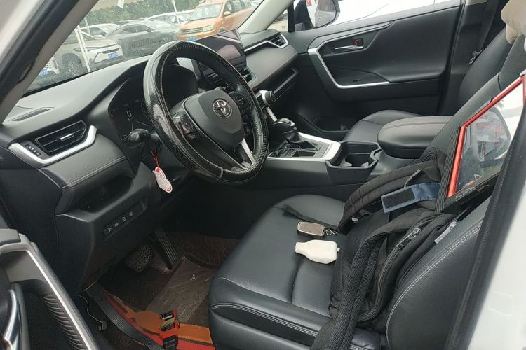Used Toyota RAV4 2023 2.0L CVT Two-Wheel Drive Fashion Plus Edition Left Front Seat