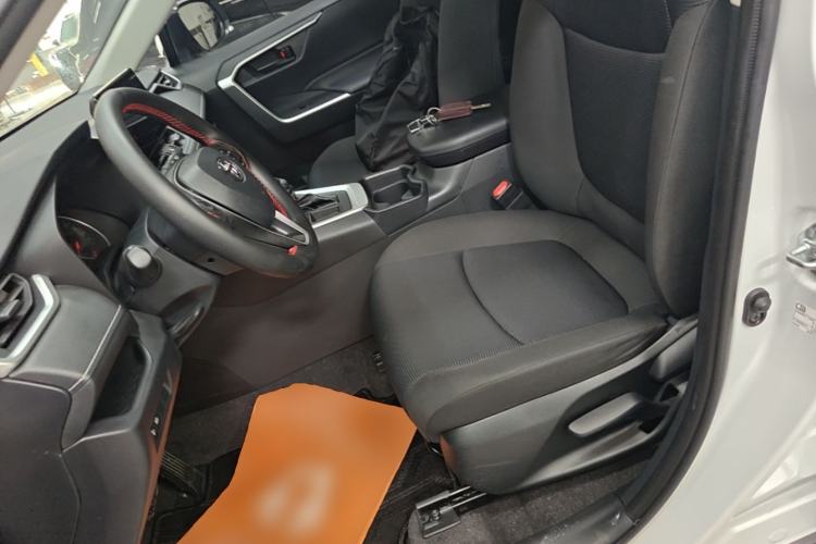 Used Toyota RAV4 2023 2.0L CVT Two-Wheel Drive Urban Edition Left Front Seat