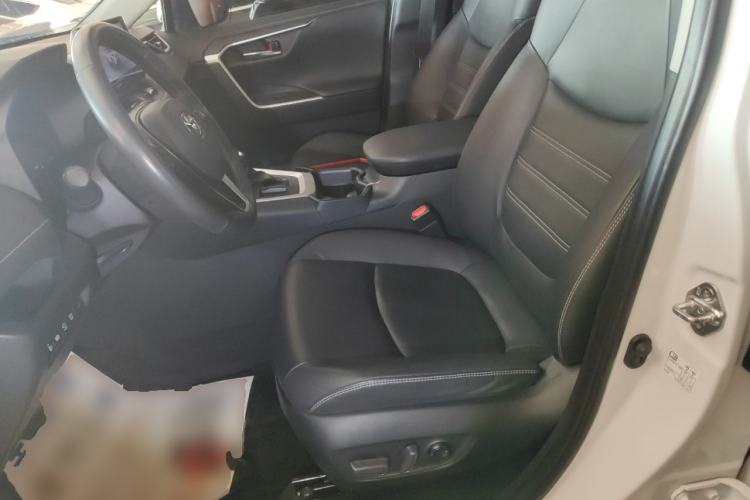 Used Toyota RAV4 2023 2.0L CVT Two-Wheel Drive 20th Anniversary Platinum Edition Left Front Seat