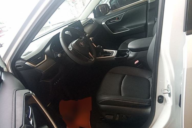 Used Toyota RAV4 2023 2.0L CVT Two-Wheel Drive Fashion Plus Edition Left Front Seat