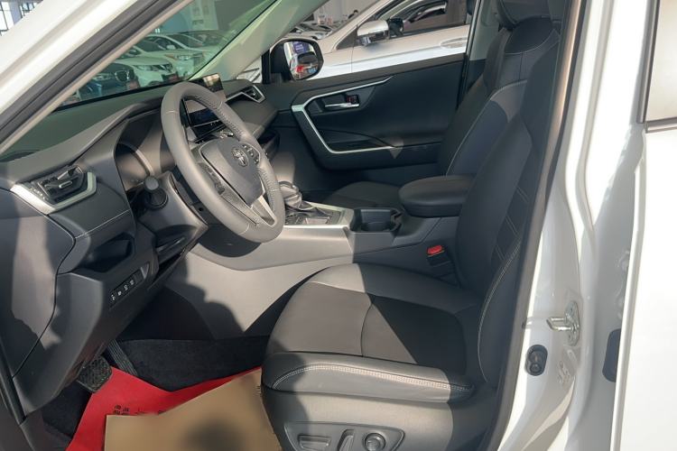 Used Toyota RAV4 2023 2.0L CVT Two-Wheel Drive 20th Anniversary Platinum Edition Left Front Seat