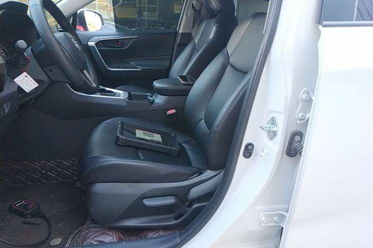 Used Toyota RAV4 2023 2.0L CVT Two-Wheel Drive Urban Edition Left Front Seat