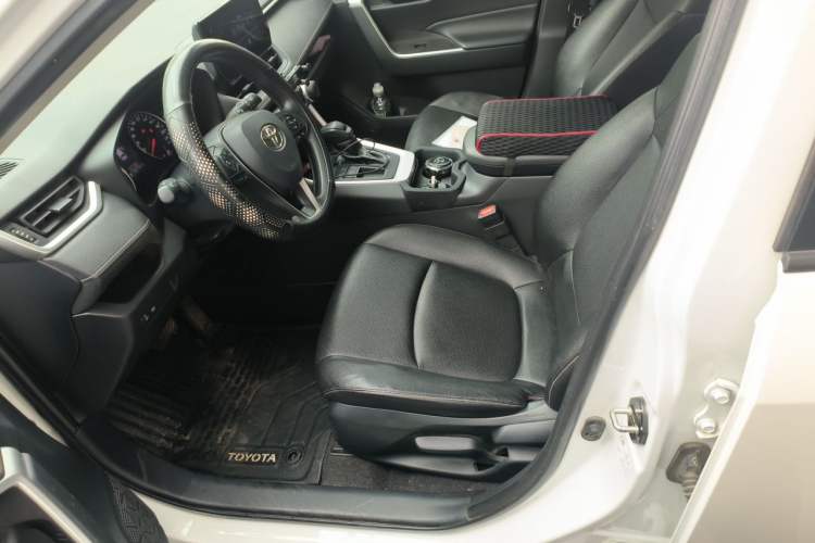 Used Toyota RAV4 2023 2.0L CVT Two-Wheel Drive Urban Edition Left Front Seat