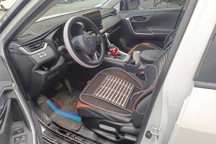 Used Toyota RAV4 2023 2.0L CVT Two-Wheel Drive Urban Edition Left Front Seat