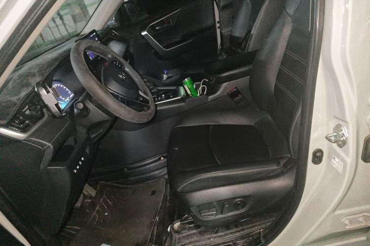 Used Toyota RAV4 2023 Dual-Engine 2.5L E-CVT Four-Wheel Drive Elite Plus Edition Left Front Seat