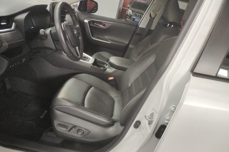 Used Toyota RAV4 2023 2.0L CVT Two-Wheel Drive 20th Anniversary Platinum Edition Left Front Seat