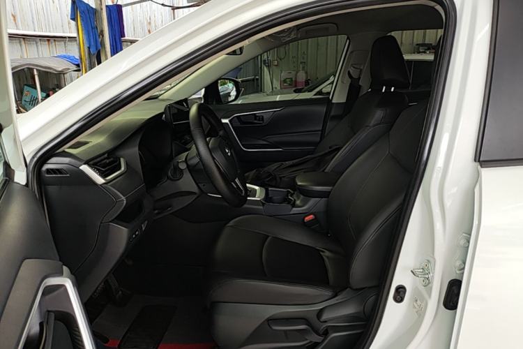 Used Toyota RAV4 2023 2.0L CVT Two-Wheel Drive Urban Edition Left Front Seat