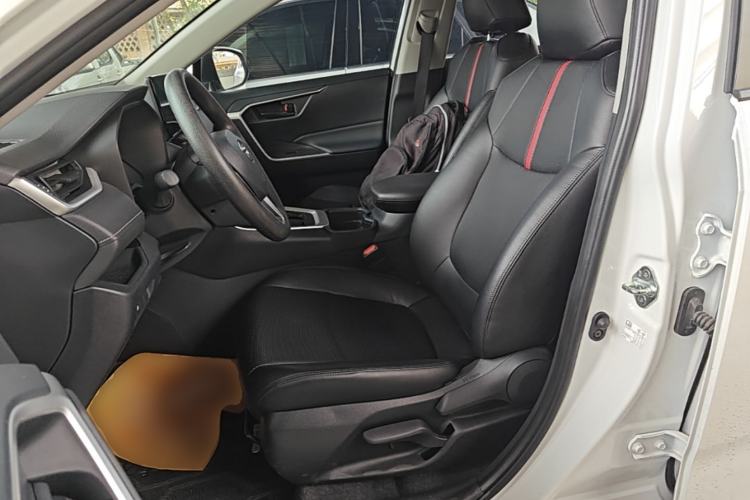 Used Toyota RAV4 2023 2.0L CVT Two-Wheel Drive Urban Edition Left Front Seat