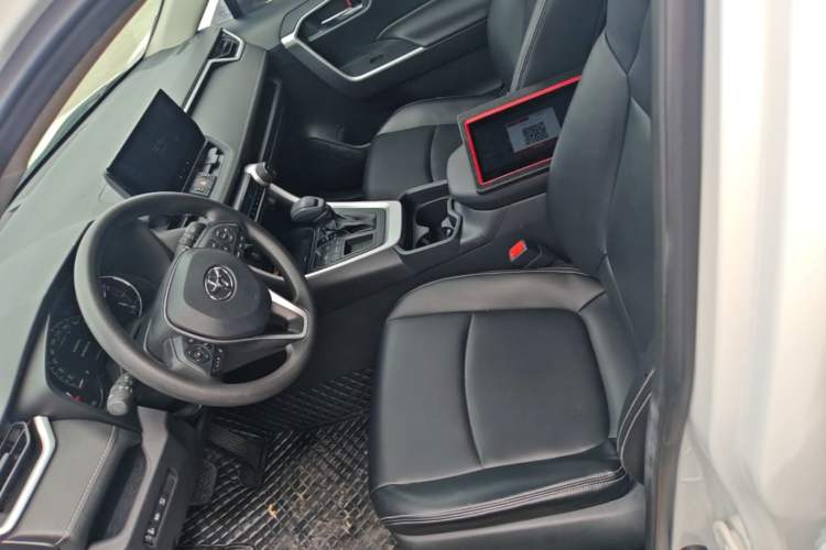 Used Toyota RAV4 2023 2.0L CVT Two-Wheel Drive Fashion Edition Left Front Seat