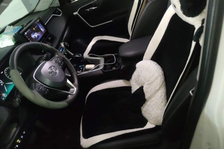 Used Toyota RAV4 2023 2.0L CVT Two-Wheel Drive Fashion Plus Edition Left Front Seat
