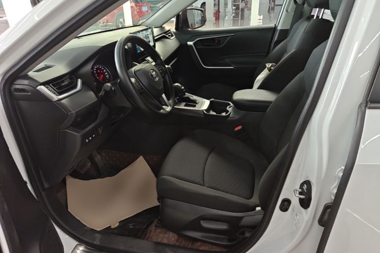 Used Toyota RAV4 2023 2.0L CVT Two-Wheel Drive Urban Edition Left Front Seat