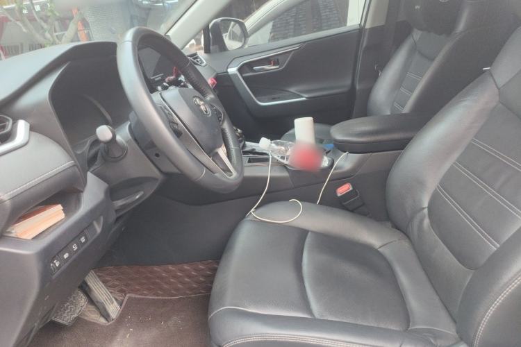Used Toyota RAV4 2023 2.0L CVT Two-Wheel Drive 20th Anniversary Platinum Edition Left Front Seat