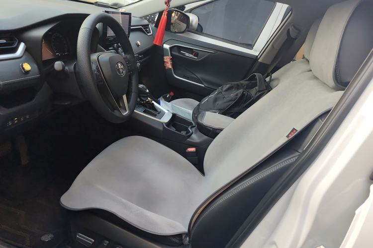 Used Toyota RAV4 2023 2.0L CVT Two-Wheel Drive 20th Anniversary Platinum Edition Left Front Seat