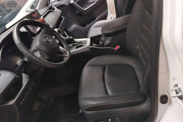 Used Toyota RAV4 2023 2.0L CVT Two-Wheel Drive Fashion Plus Edition Left Front Seat