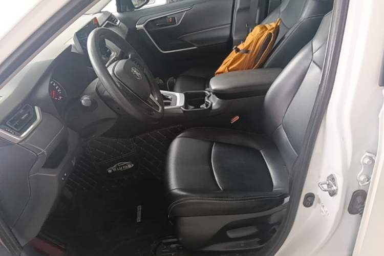 Used Toyota RAV4 2023 2.0L CVT Two-Wheel Drive Urban Edition Left Front Seat