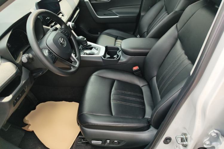 Used Toyota RAV4 2023 2.0L CVT Two-Wheel Drive Fashion Edition Left Front Seat
