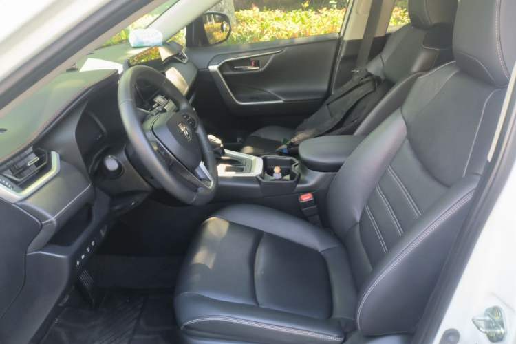 Used Toyota RAV4 2023 2.0L CVT Two-Wheel Drive 20th Anniversary Platinum Edition Left Front Seat