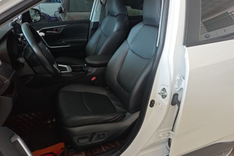 Used Toyota RAV4 2023 2.0L CVT 4x4 Adventure Edition Left Front Seat