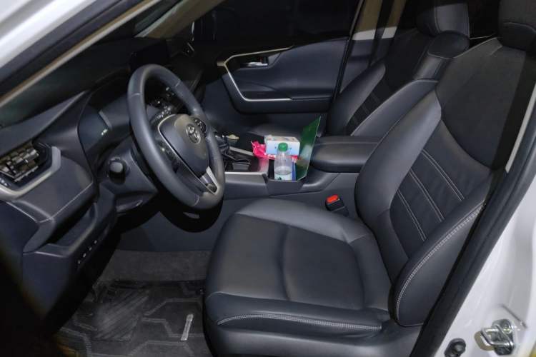 Used Toyota RAV4 2023 2.0L CVT Two-Wheel Drive Fashion Plus Edition Left Front Seat