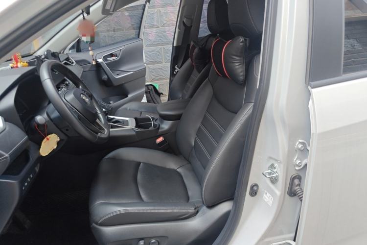 Used Toyota RAV4 2023 2.0L CVT Two-Wheel Drive Fashion Plus Edition Left Front Seat