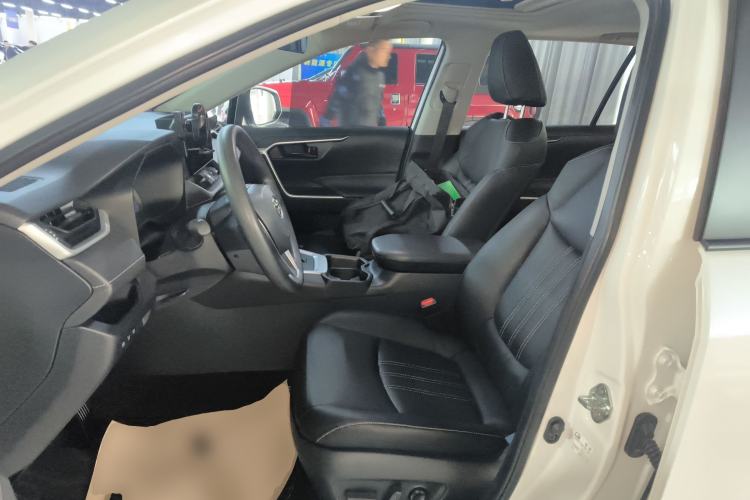 Used Toyota RAV4 2023 Dual-Motor 2.5L E-CVT Two-Wheel Drive Elite Edition Left Front Seat