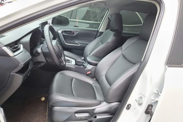 Used Toyota RAV4 2023 2.0L CVT Two-Wheel Drive Urban Edition Left Front Seat