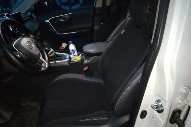 Used Toyota RAV4 2023 2.0L CVT Two-Wheel Drive Fashion Plus Edition Left Front Seat