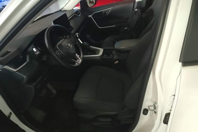 Used Toyota RAV4 2023 2.0L CVT Two-Wheel Drive Urban Edition Left Front Seat