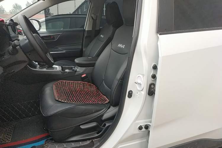 Used Toyota RAV4 2023 2.0L CVT Two-Wheel Drive Urban Edition Left Front Seat
