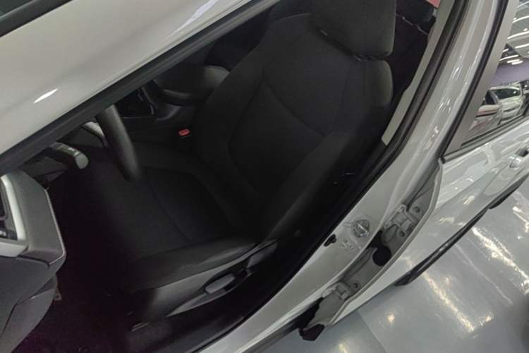 Used Toyota RAV4 2023 2.0L CVT Two-Wheel Drive Urban Edition Left Front Seat